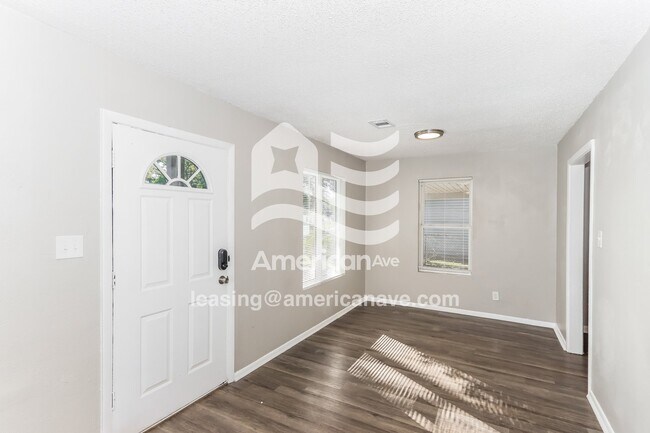 Foto del edificio - 245 Ward St