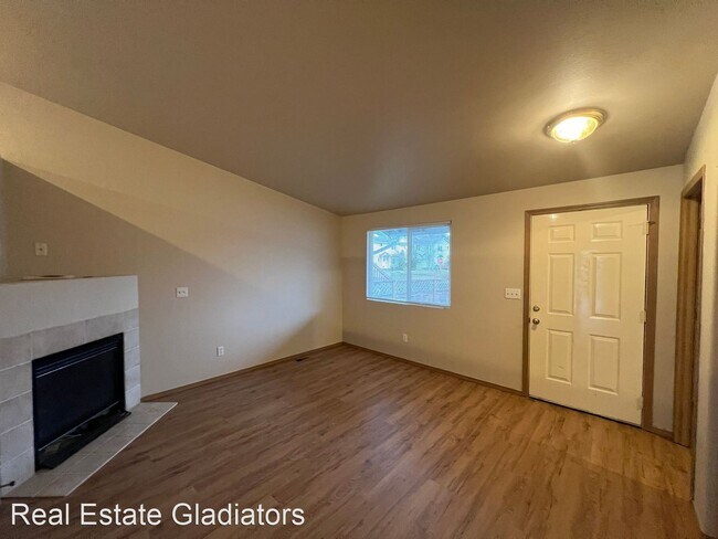 Foto del edificio - 3 br, 2 bath House - 924 Merea Lane