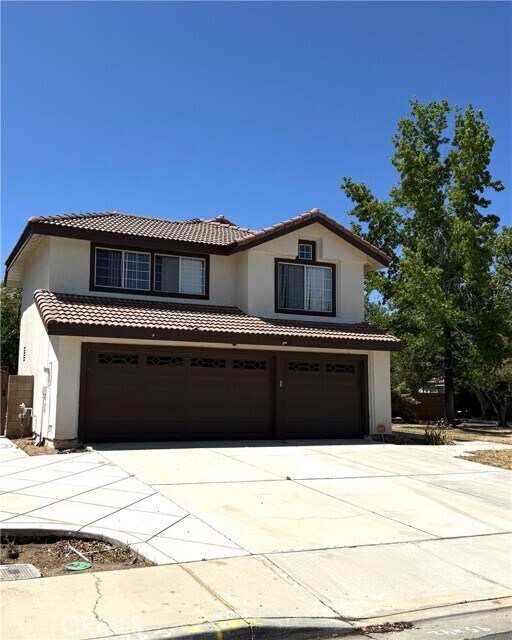 Foto principal - 3036 Fairgreen Ln