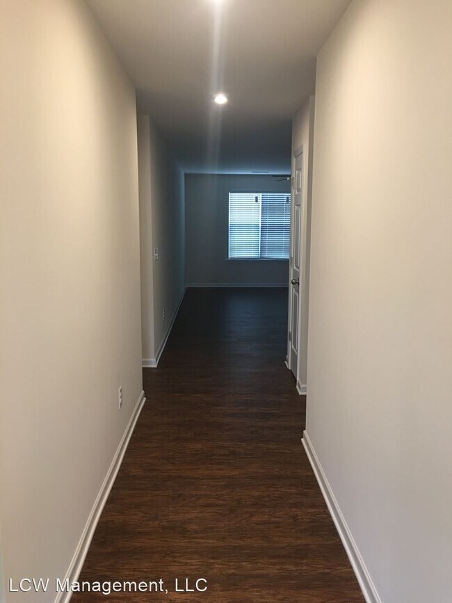 Building Photo - 3 br, 2 bath House - 1813 Grand Silo Way