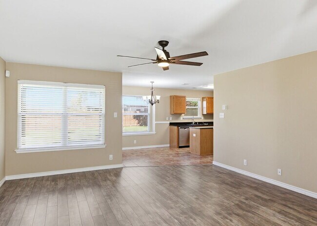 Building Photo - Freshly Updated 3 Bedroom Home on Large Corner Lot!