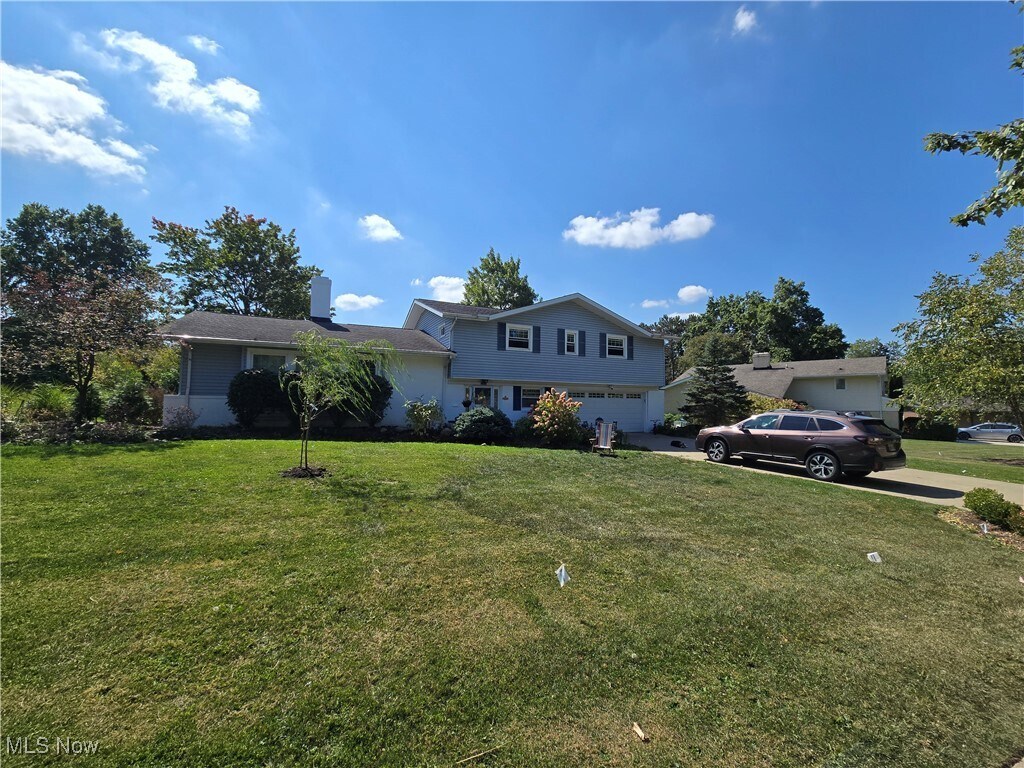 Foto principal - 24654 Hawthorne Dr