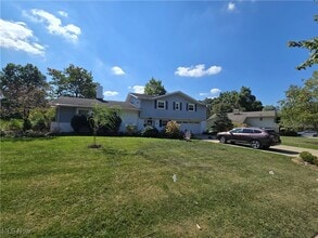 Building Photo - 24654 Hawthorne Dr