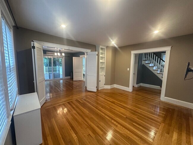 Building Photo - 23 Bower Rd