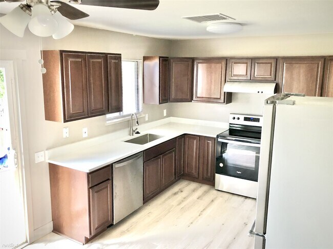 Building Photo - 3 br, 2 bath House - 543 Primavera Street