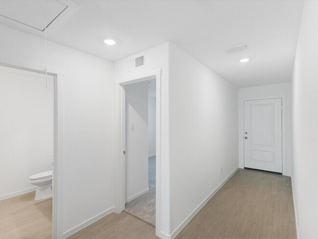 Building Photo - 1621 Baugh St