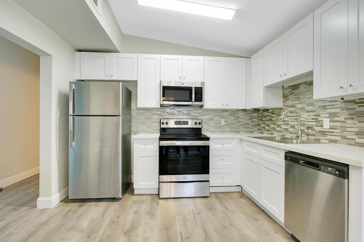 Photo - 5225 Van Aken Drive