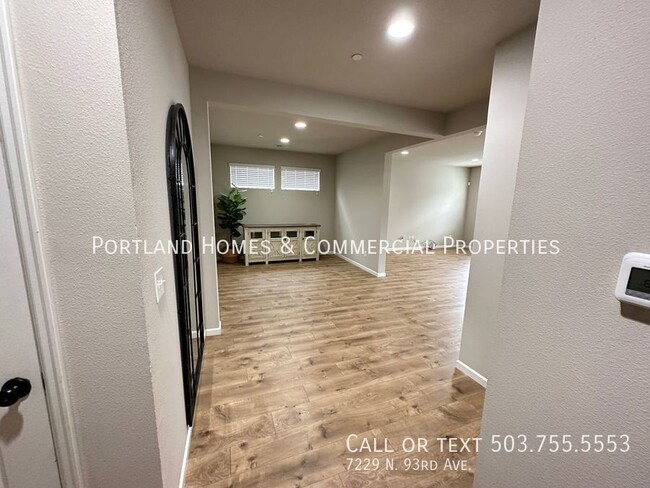 Building Photo - Beautiful Camas Home with 4-bedrooms + Lar...