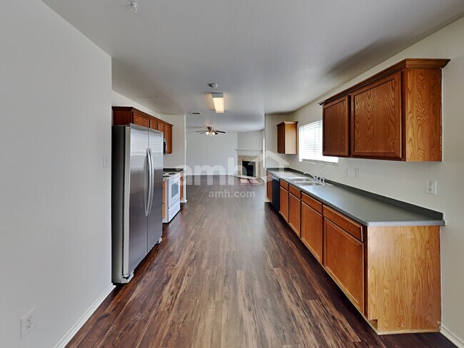 Building Photo - 4928 Trail Creek Dr