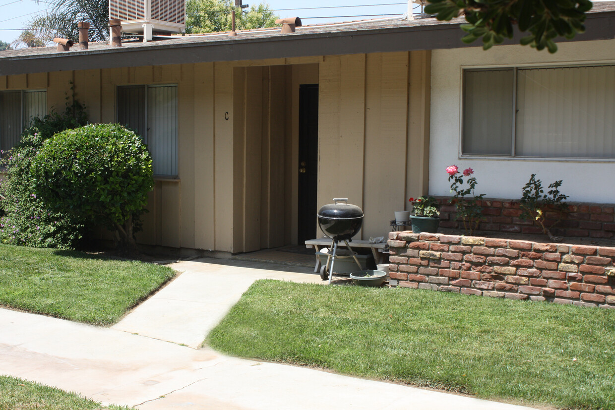 Front Door Entrance - 4607 Plaza Ln