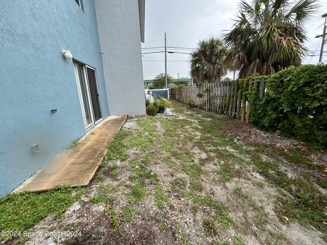 Building Photo - 920 Twisting Branch Ct