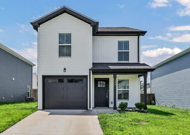 Foto del edificio - Beautiful 3-bed, 2.5-bath home with a bright, open floor plan.