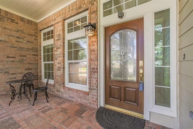 Foto del edificio - 15810 Cypress Hall Dr