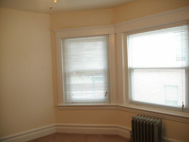 Foto del edificio - 1242 E High St