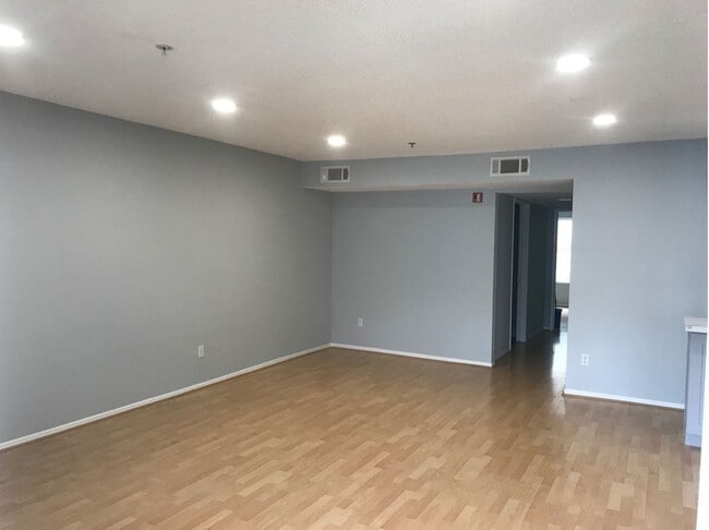 Foto del edificio - 10282 Tujunga Canyon Blvd
