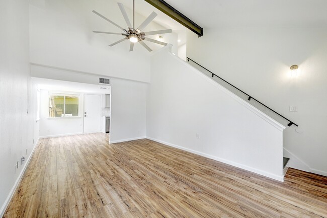 Building Photo - 707 Ramble Ln
