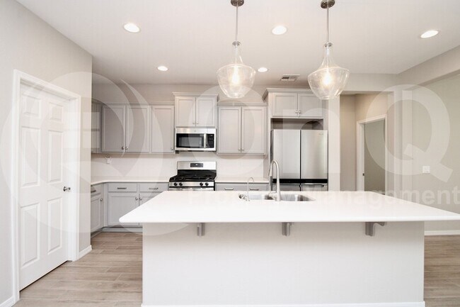 Building Photo - 18041 W Muirwood Dr