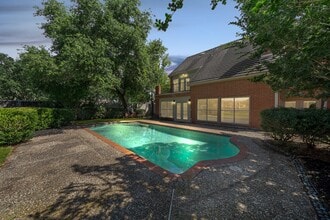 Building Photo - 57 Foxhall Crescent Dr