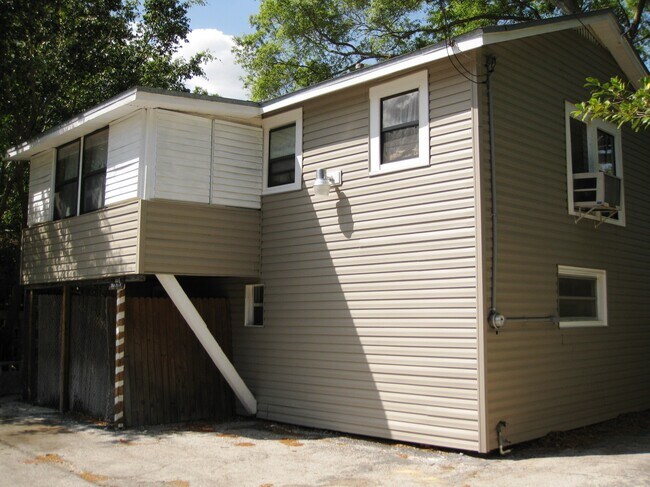 Foto del edificio - 730 1/2 24th Ave N