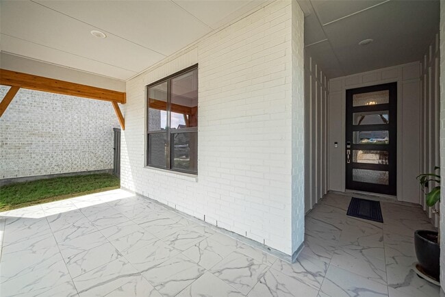 Building Photo - 12331 Palmetto Dr