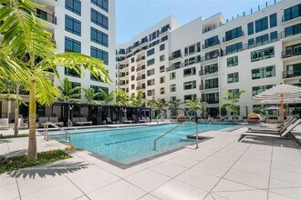 Building Photo - 1991 Main St