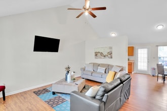 Building Photo - 1216 Eagle Ridge Dr