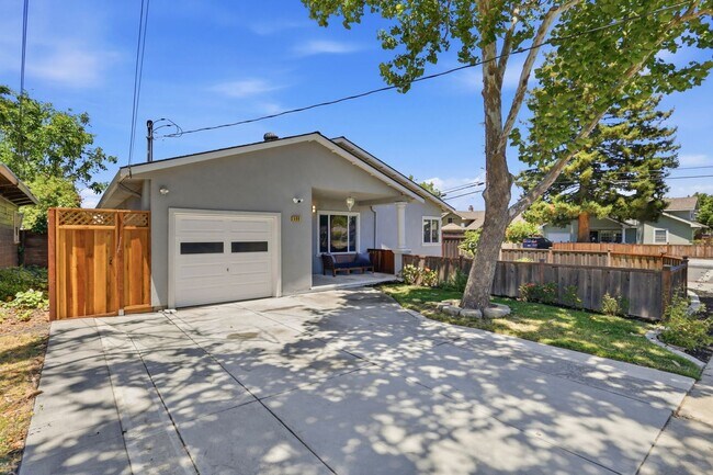 Foto del edificio - Wow! What a Great Home! Available Soon!
