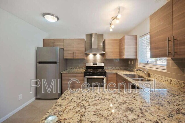 Foto del edificio - 950 St Charles Ave NE