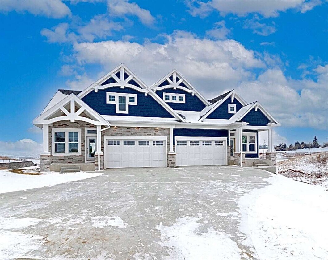 807 28th St NW, Minot, ND 58703 Townhome Rentals in Minot ND