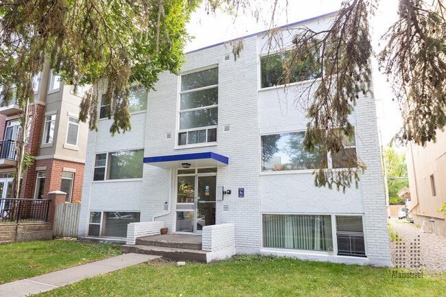 Building Photo - Elmwood Manor Apartments