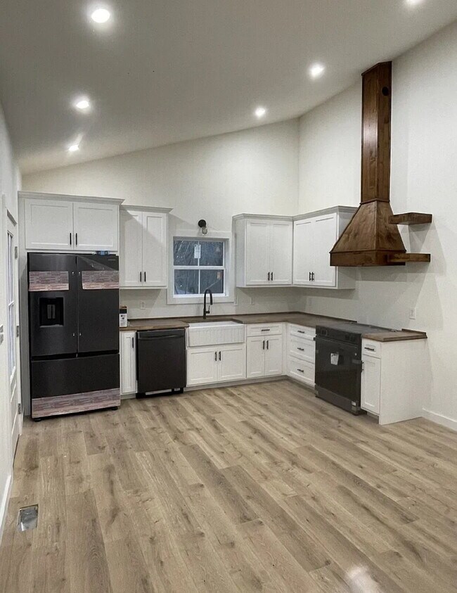 Foto del edificio - 133 Guices Creek Rd