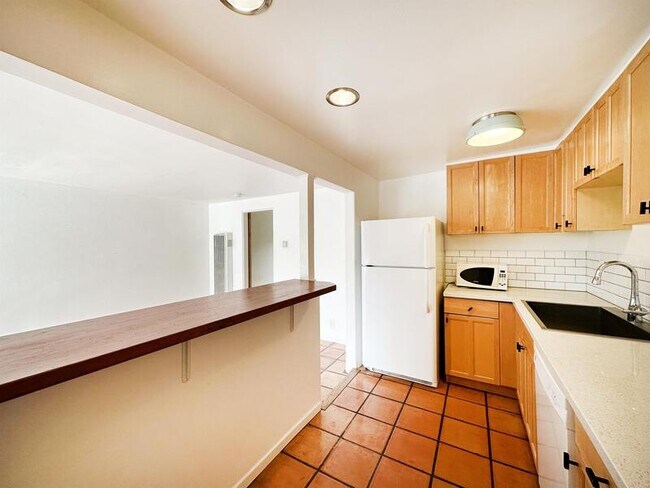Foto del edificio - 230-232 W Walnut Ave