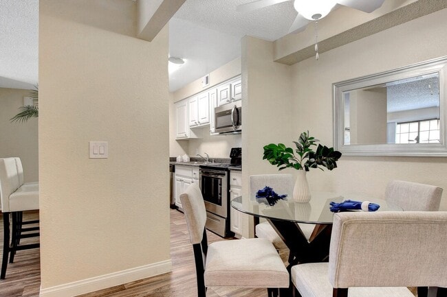 Building Photo - Rancho Del Sol