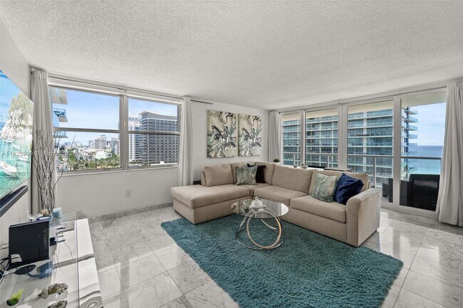 Building Photo - 5750 Collins Ave