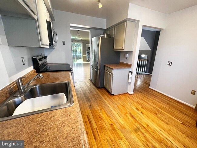 Building Photo - 600 Concerto Ln