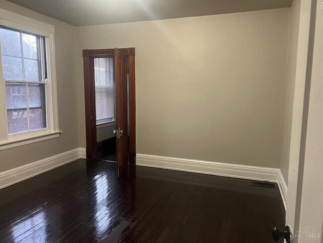 Building Photo - 1030 Sunset Ave