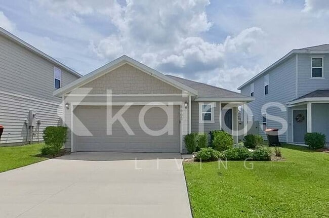 Building Photo - 8665 SW 44th Ct