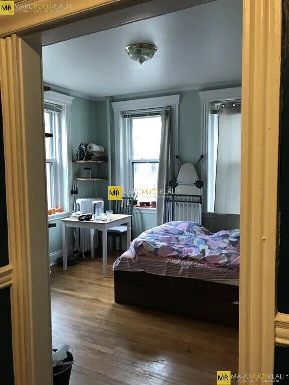 Foto del edificio - 382 Riverway St