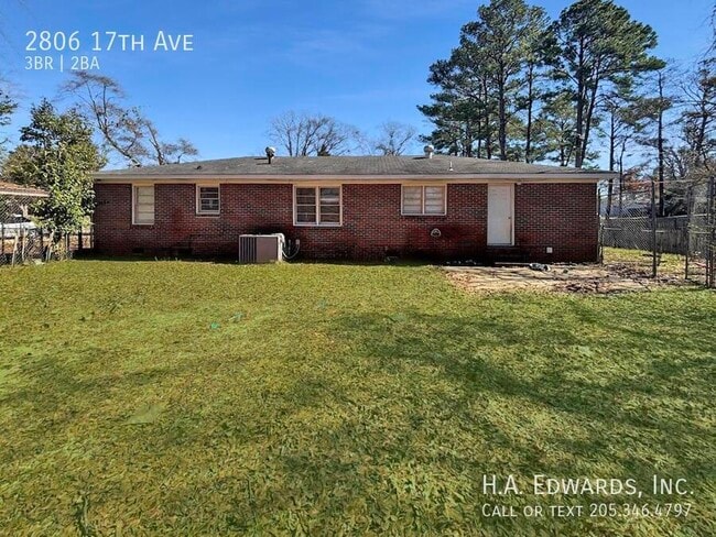 Building Photo - 2806 17th Ave