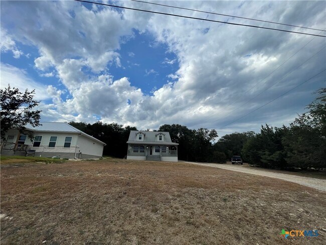 Foto del edificio - 542 Lonesome