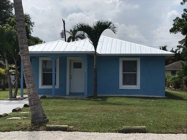 Foto del edificio - 5118 SE Driftwood Ave