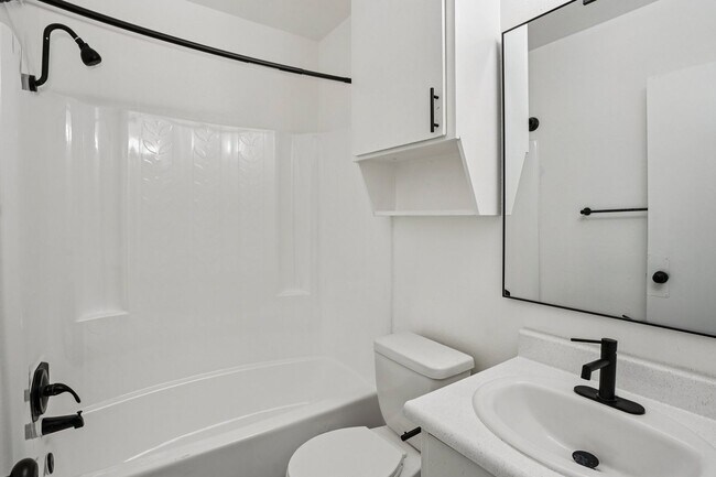 Interior Photo - 238 South Serrano Ave