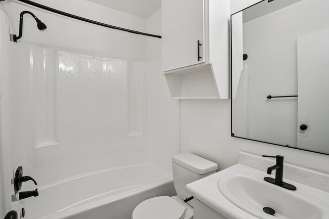 Interior Photo - 238 South Serrano Ave