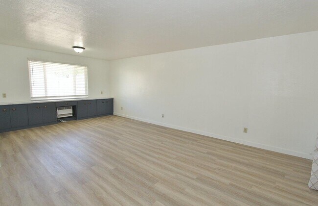 Foto del edificio - 1407 Ellis Ave
