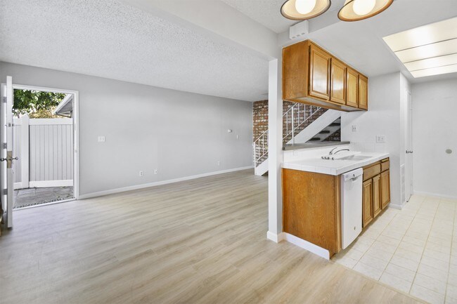 Foto del edificio - 28031 Robin Ave