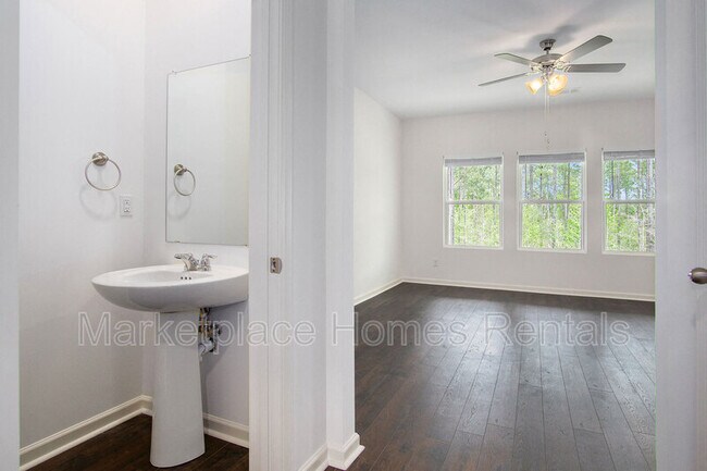 Foto del edificio - 212 Chelsea Park Rd