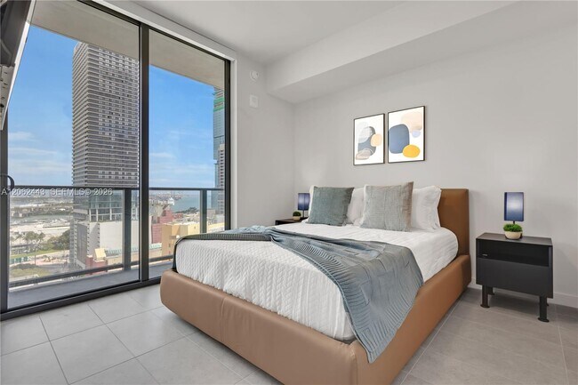 Foto del edificio - 121 NE 5th St