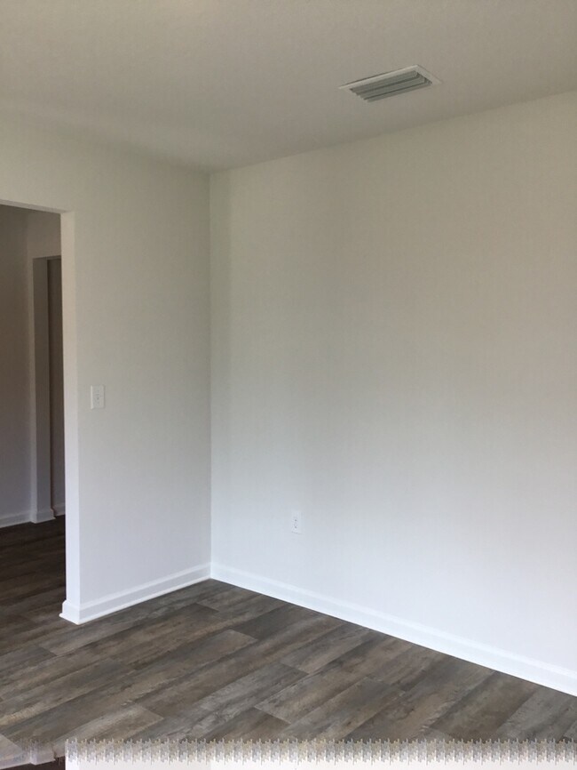 Foto del edificio - 7416 Oak Lake Blvd