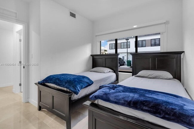 Foto del edificio - 14502 SW 260th St