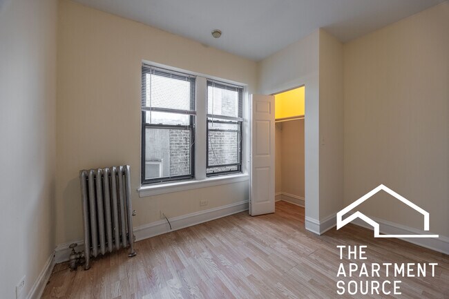 Foto del edificio - 4857 N Damen Ave